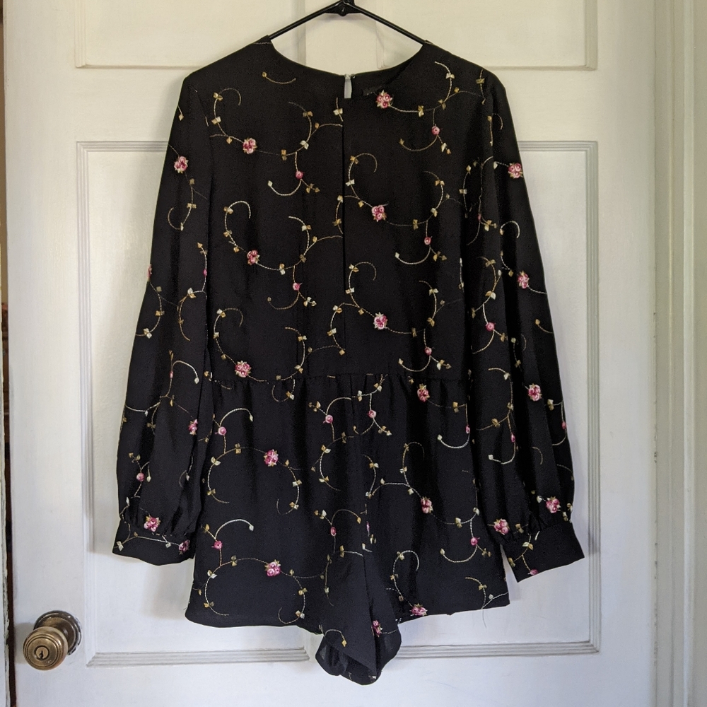 Endless Rose embroidered roses bishop sleeve and keyhole slit romper - size L